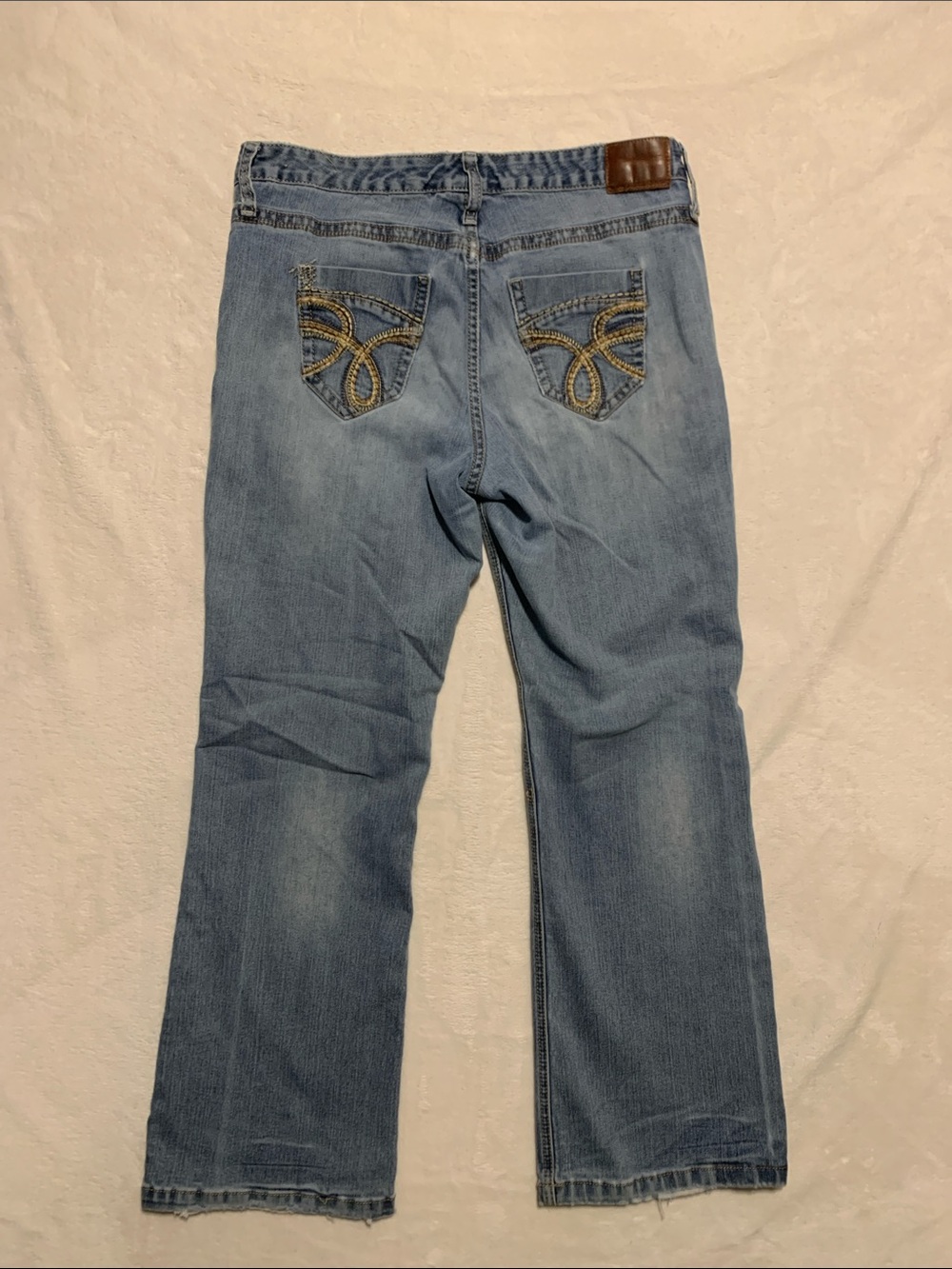 Maurices 14 Embroidered pockets Flare Leg Jeans 34x30 jeans distressed